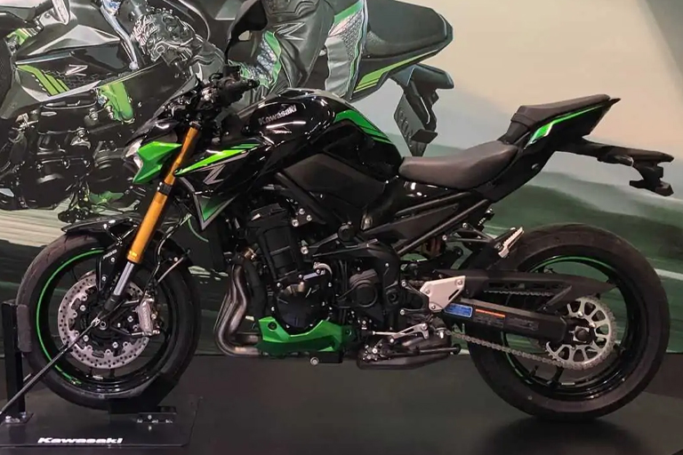 Moto em exposição: Kawasaki Z 900 