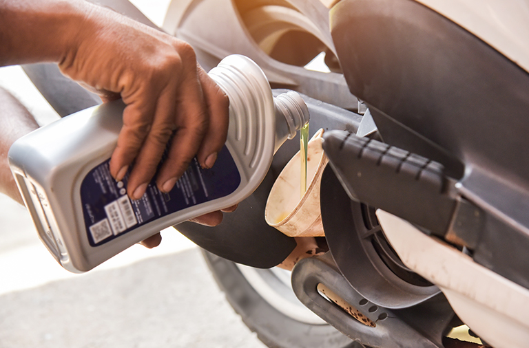  Lubrificação: por que o óleo das motos dura menos que o dos carros?