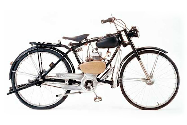 Modelo da primeira moto da Suzuki