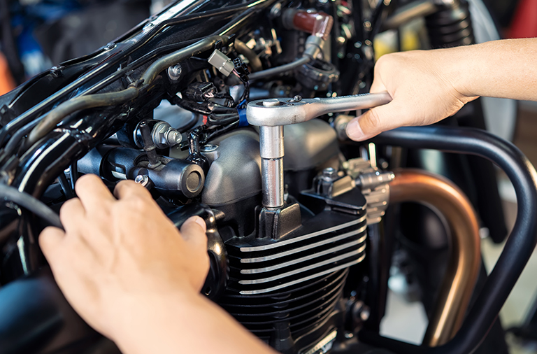  SENAI oferece curso de mecânica para motos