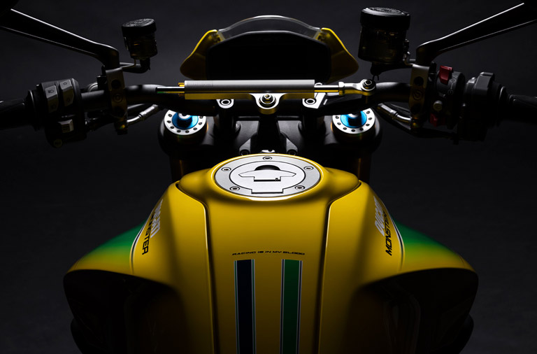  Monster: a versão naked da Ducati para comemorar os 30 anos do legado de Senna