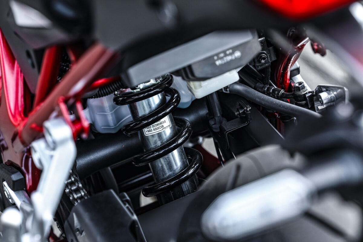 Nova Honda CB750 Hornet